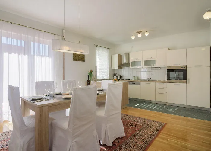 Vana Apartman