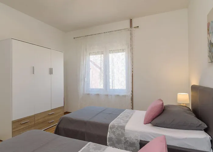 Vana Apartman Kastela