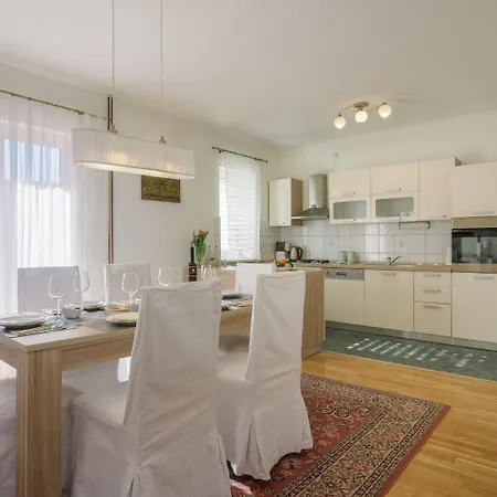 Vana Apartment